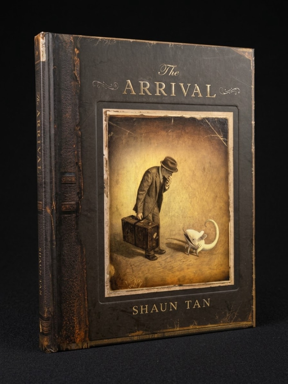 Shaun Tan The Arrival Hardcover Graphic Novel Award Winning Wordless Book